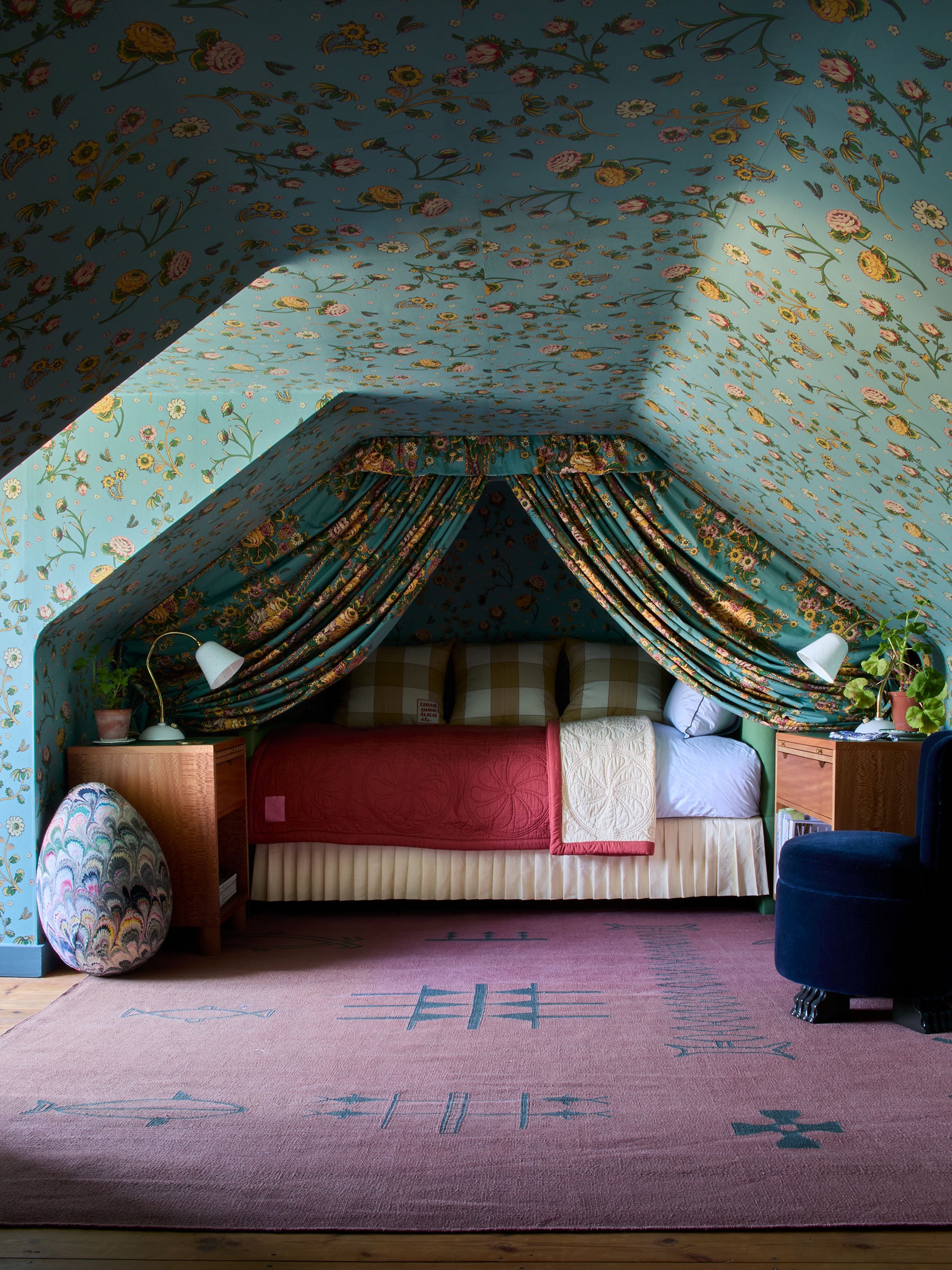 Summer Chintz Wallpaper (10m roll)
