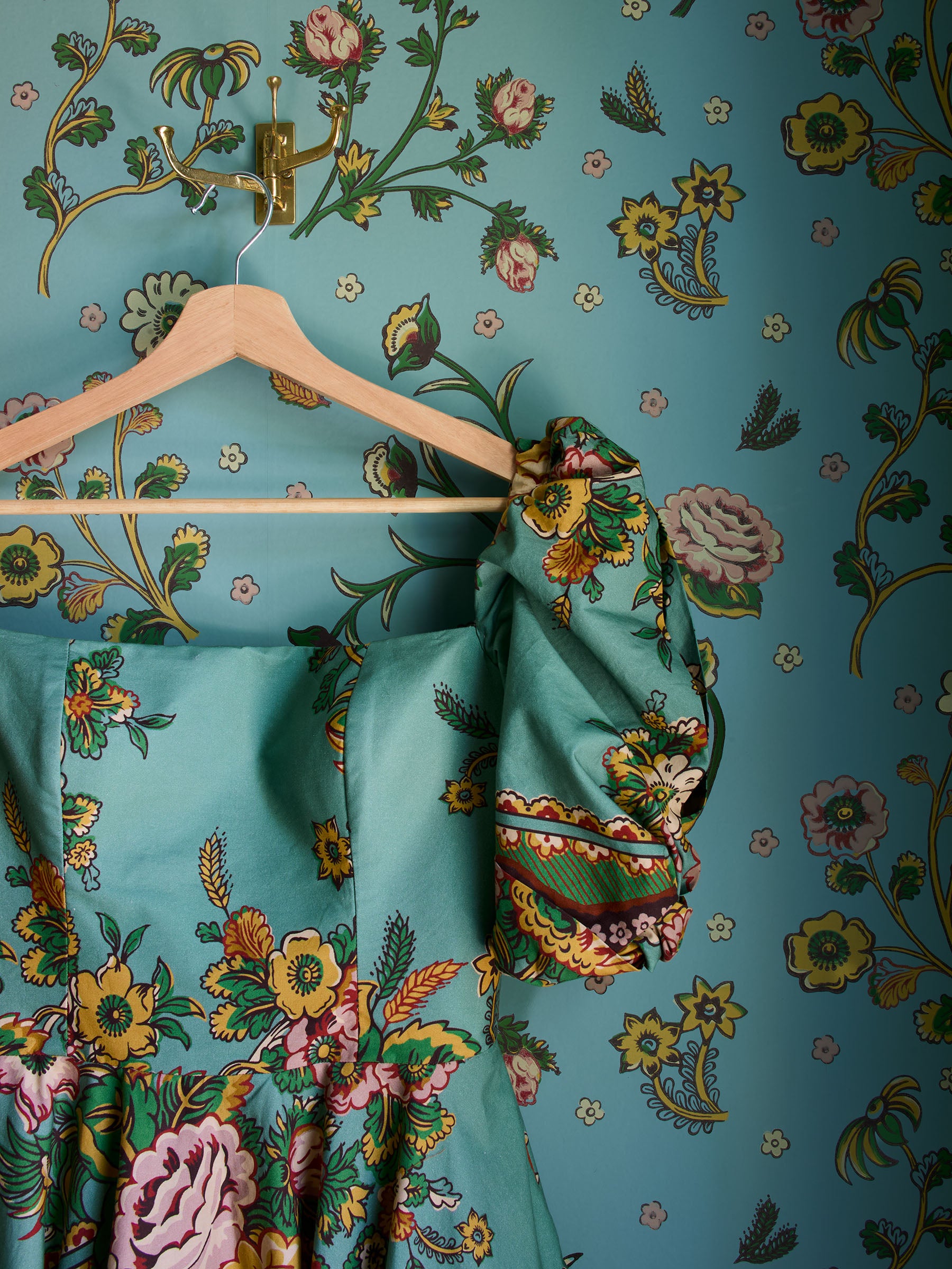 Summer Chintz Wallpaper (10m roll)