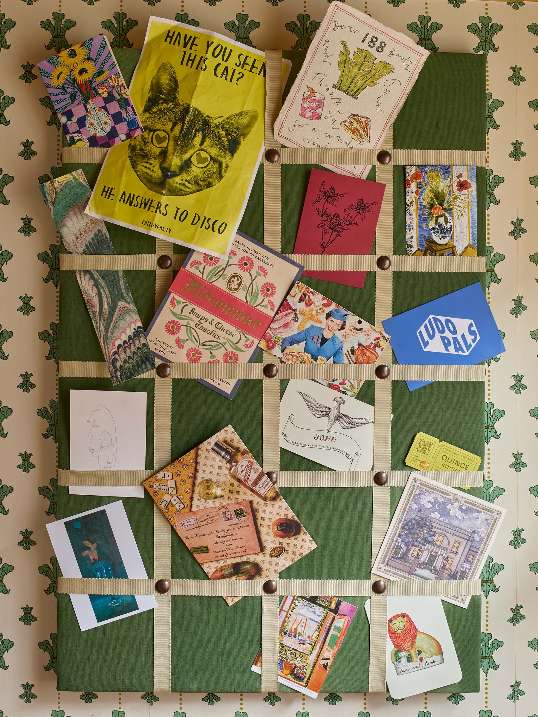 Courtyard Trellis Pinboard