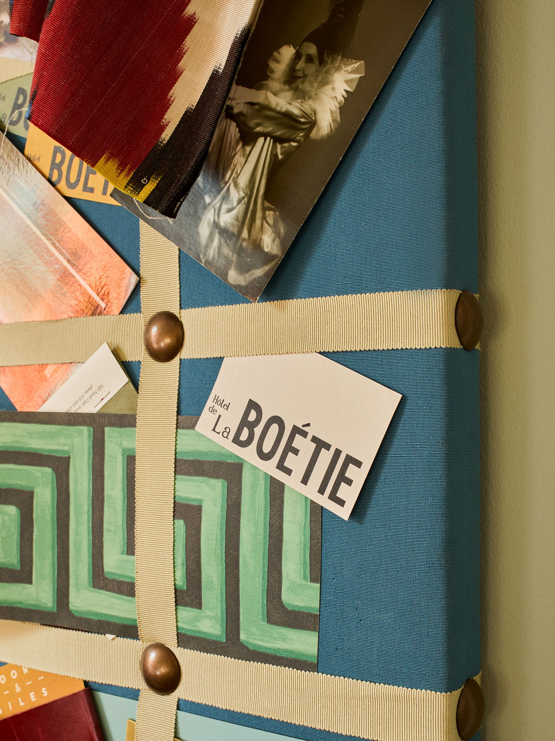 Acre Trellis Pinboard