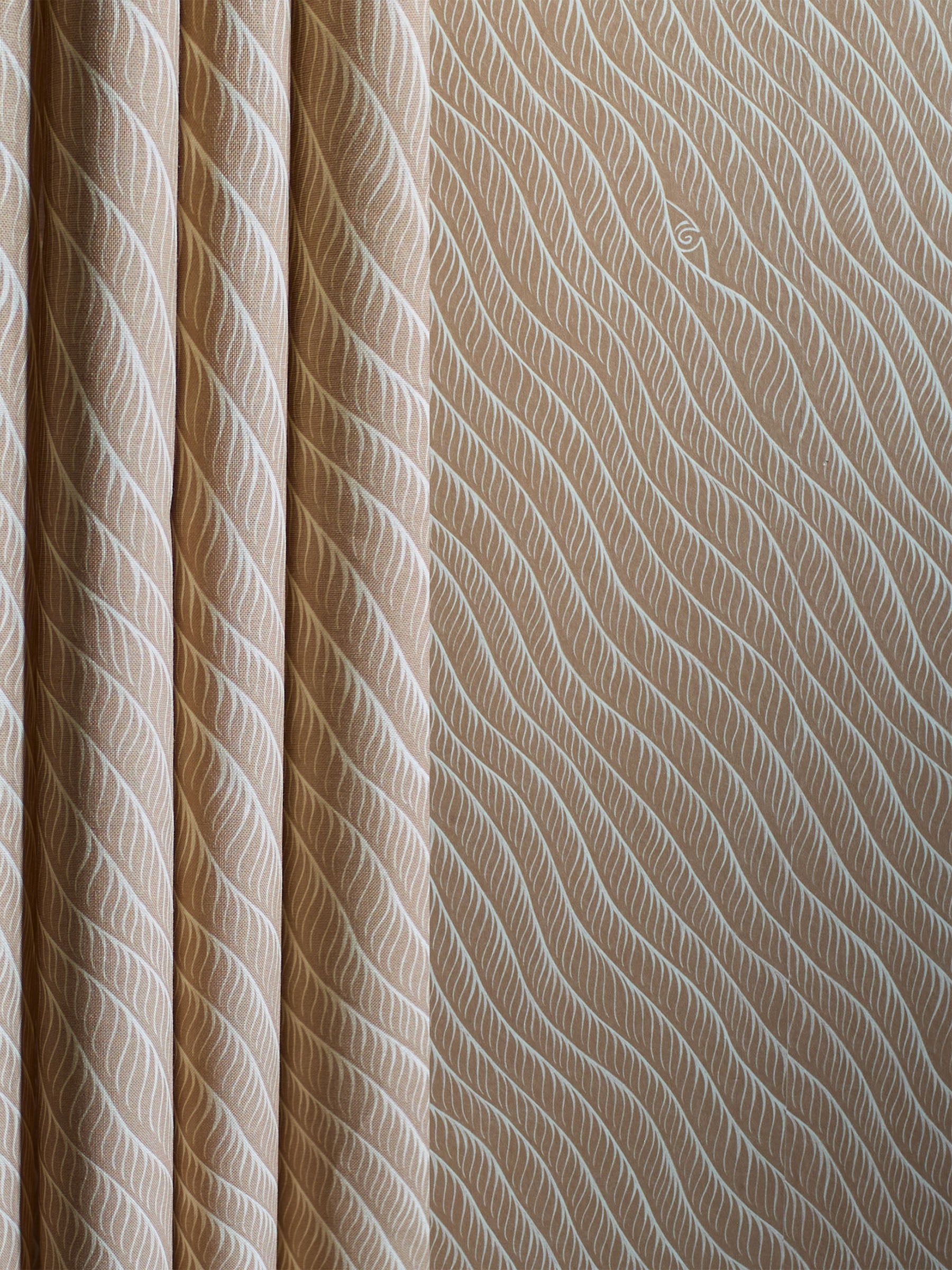 Eyelash Wallpaper Tobacco (10m roll)